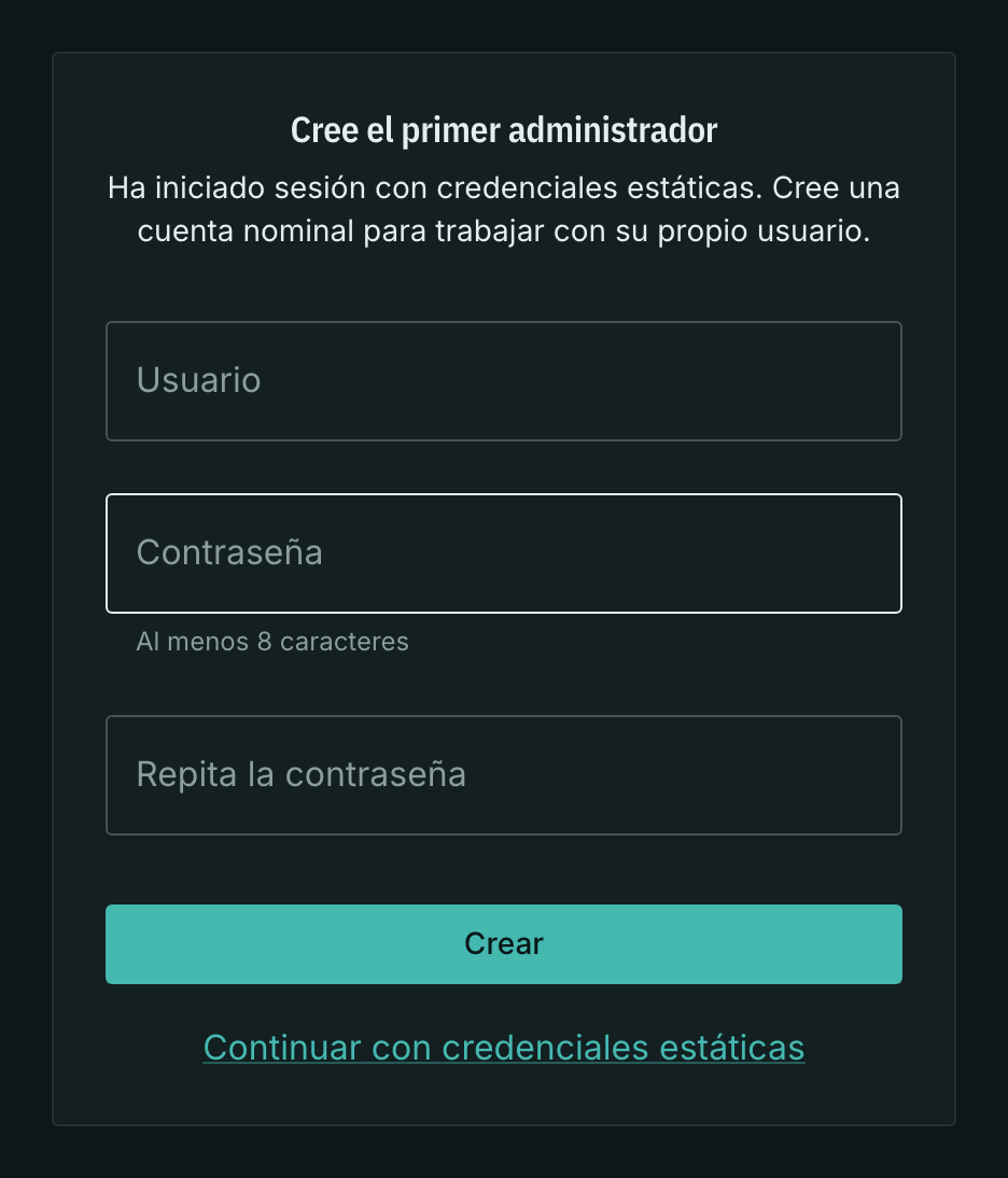 El panel ofrece crear el primer administrador